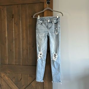 American Eagle | Size 00 | Distressed Jeggings | Light Wash